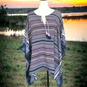 Avenue Multicolored Poncho Top Size 18/20